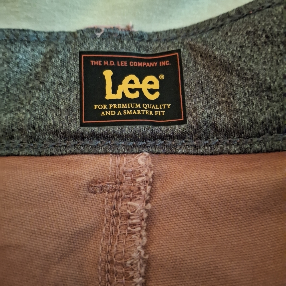 Lee Women's Cargo Pants in Light Peach - Picture 5 of 9